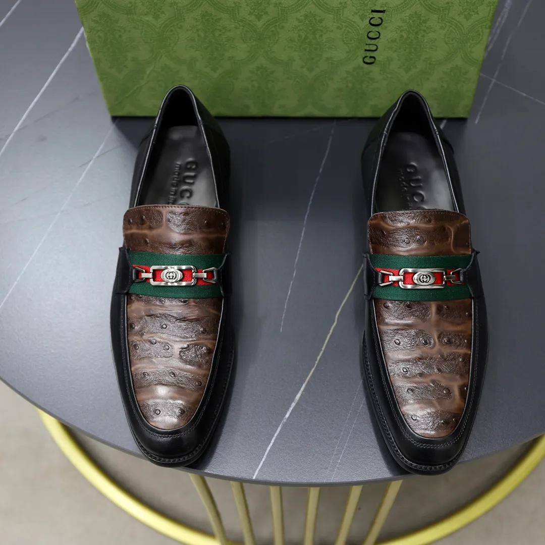Men's shoes: 250🙅‍♂️🙅‍♂️🙅‍♂️Niuli Brand: GUCCI Size: 38-44 (45 can be customized) Level: Counter classic Material: Original soft cowhide upper Comfortable cowhide lining Original lightweight outsole Style category: Business casual footwear Driving leather shoes Color: Actual picture color